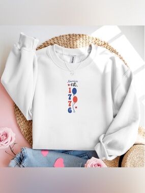 America Est 1776 Balloon Graphic White Crewneck Sweatshirt Patriotic
